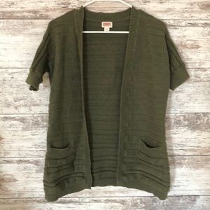 Short sleeve cardigan